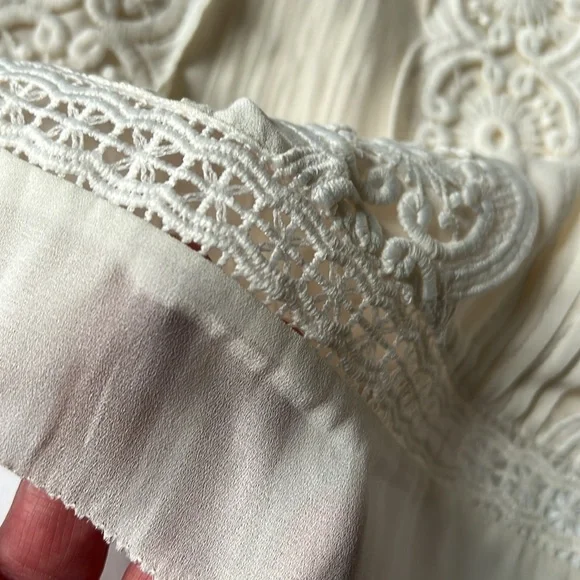 Loft blouse women’s L cream medallion lace 3/4 bell sleeve lacy crochet ruffle - Picture 9 of 9